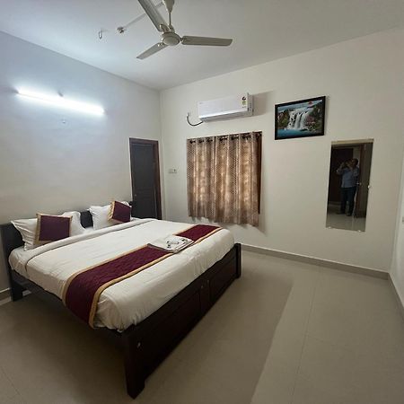 טירופאטי Nanda Mohan Homestay- Luxuries Ac Apartment Close To Alipiri Foothills-Kapila Teertham And Iskcon Temple מראה חיצוני תמונה