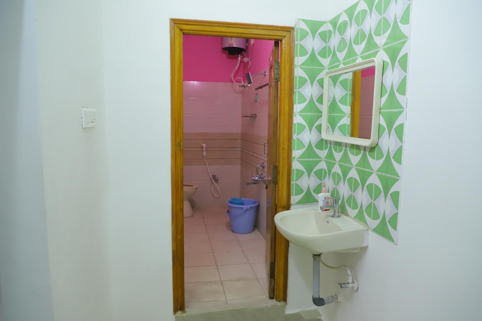 טירופאטי Nanda Mohan Homestay- Luxuries Ac Apartment Close To Alipiri Foothills-Kapila Teertham And Iskcon Temple מראה חיצוני תמונה