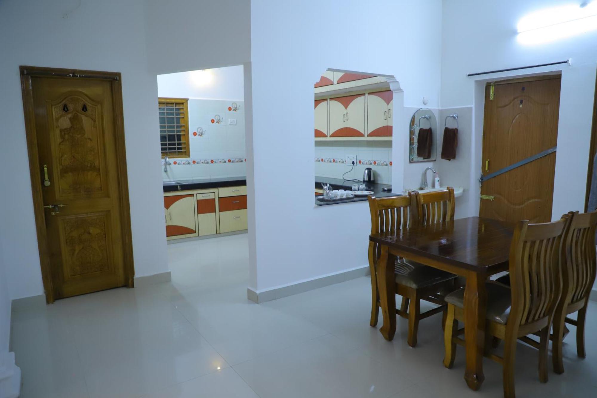 טירופאטי Nanda Mohan Homestay- Luxuries Ac Apartment Close To Alipiri Foothills-Kapila Teertham And Iskcon Temple מראה חיצוני תמונה