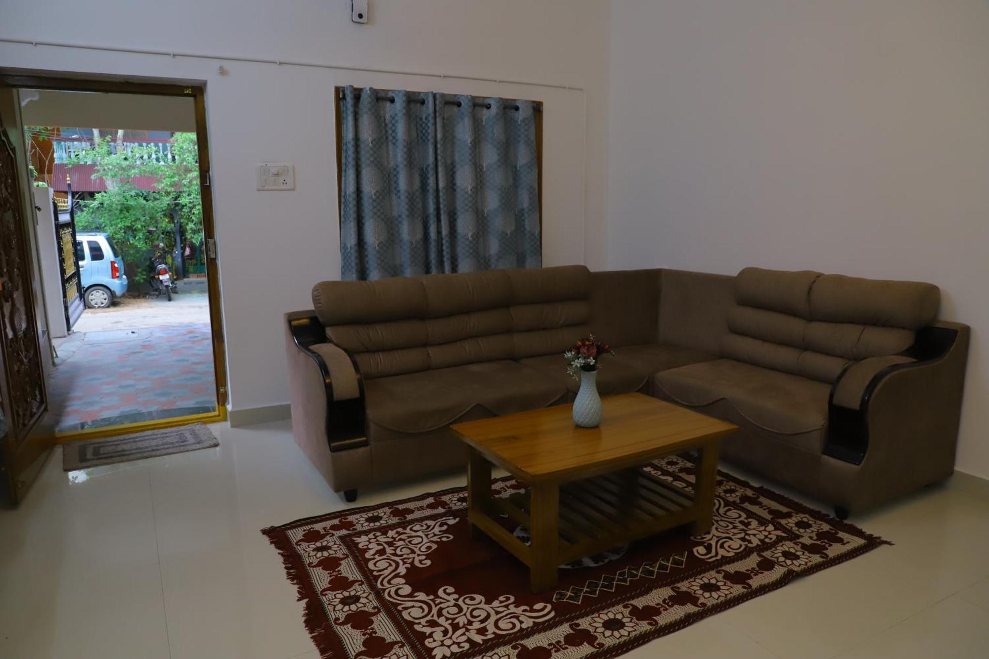 טירופאטי Nanda Mohan Homestay- Luxuries Ac Apartment Close To Alipiri Foothills-Kapila Teertham And Iskcon Temple מראה חיצוני תמונה
