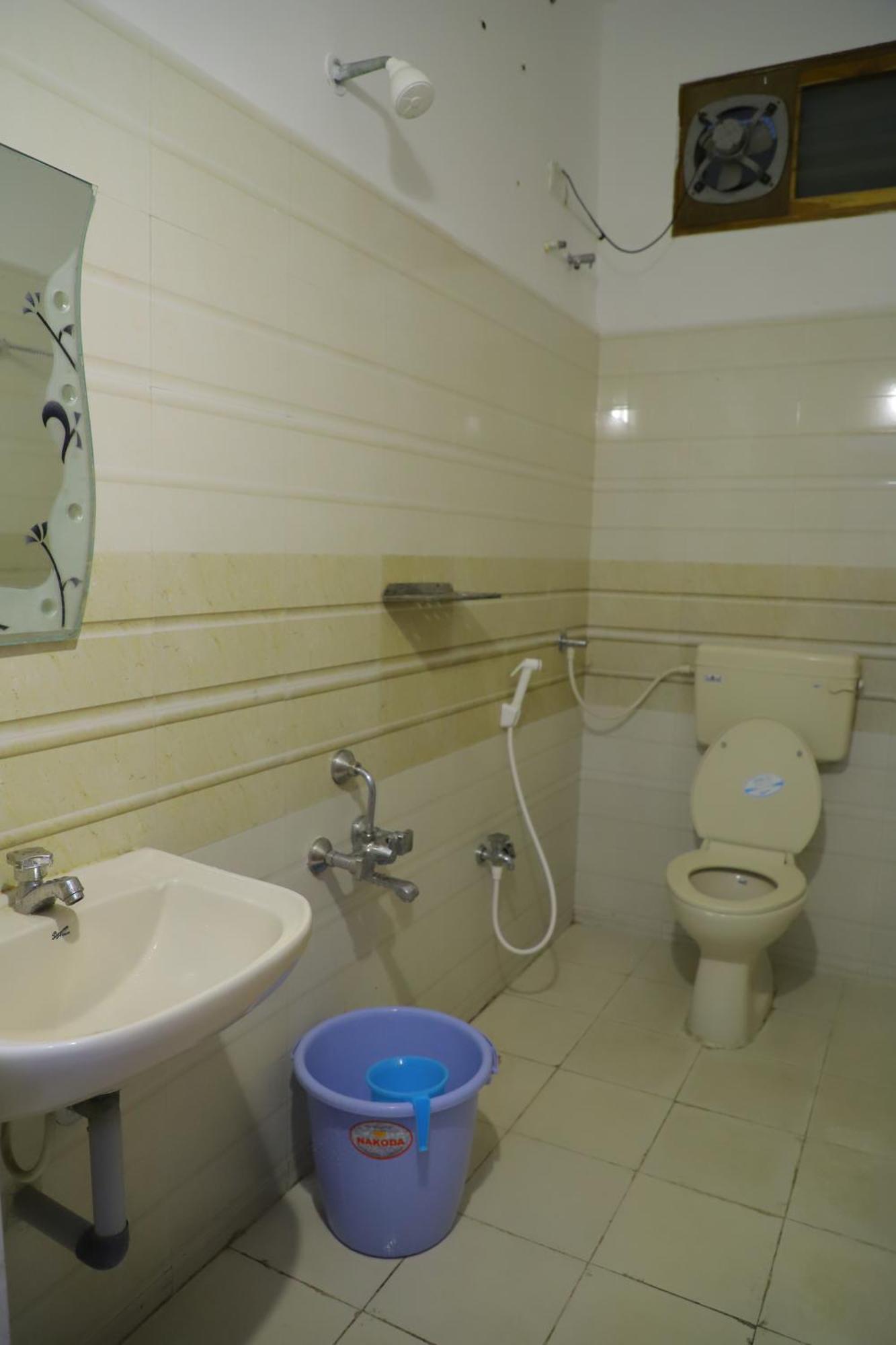 טירופאטי Nanda Mohan Homestay- Luxuries Ac Apartment Close To Alipiri Foothills-Kapila Teertham And Iskcon Temple מראה חיצוני תמונה
