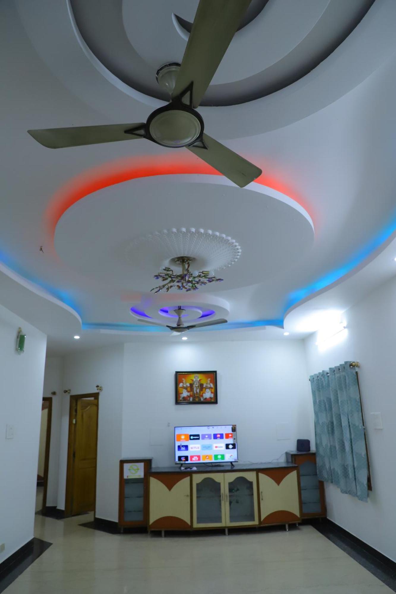 טירופאטי Nanda Mohan Homestay- Luxuries Ac Apartment Close To Alipiri Foothills-Kapila Teertham And Iskcon Temple מראה חיצוני תמונה