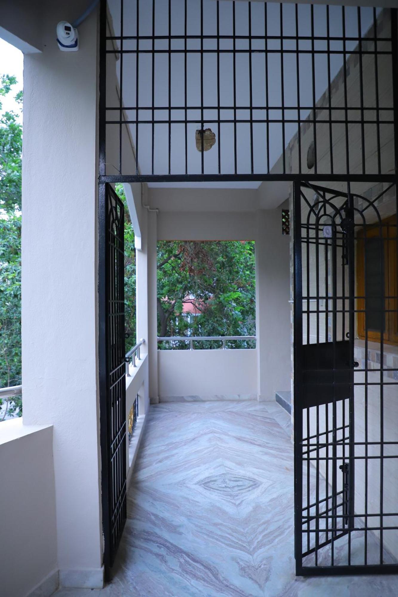 טירופאטי Nanda Mohan Homestay- Luxuries Ac Apartment Close To Alipiri Foothills-Kapila Teertham And Iskcon Temple מראה חיצוני תמונה